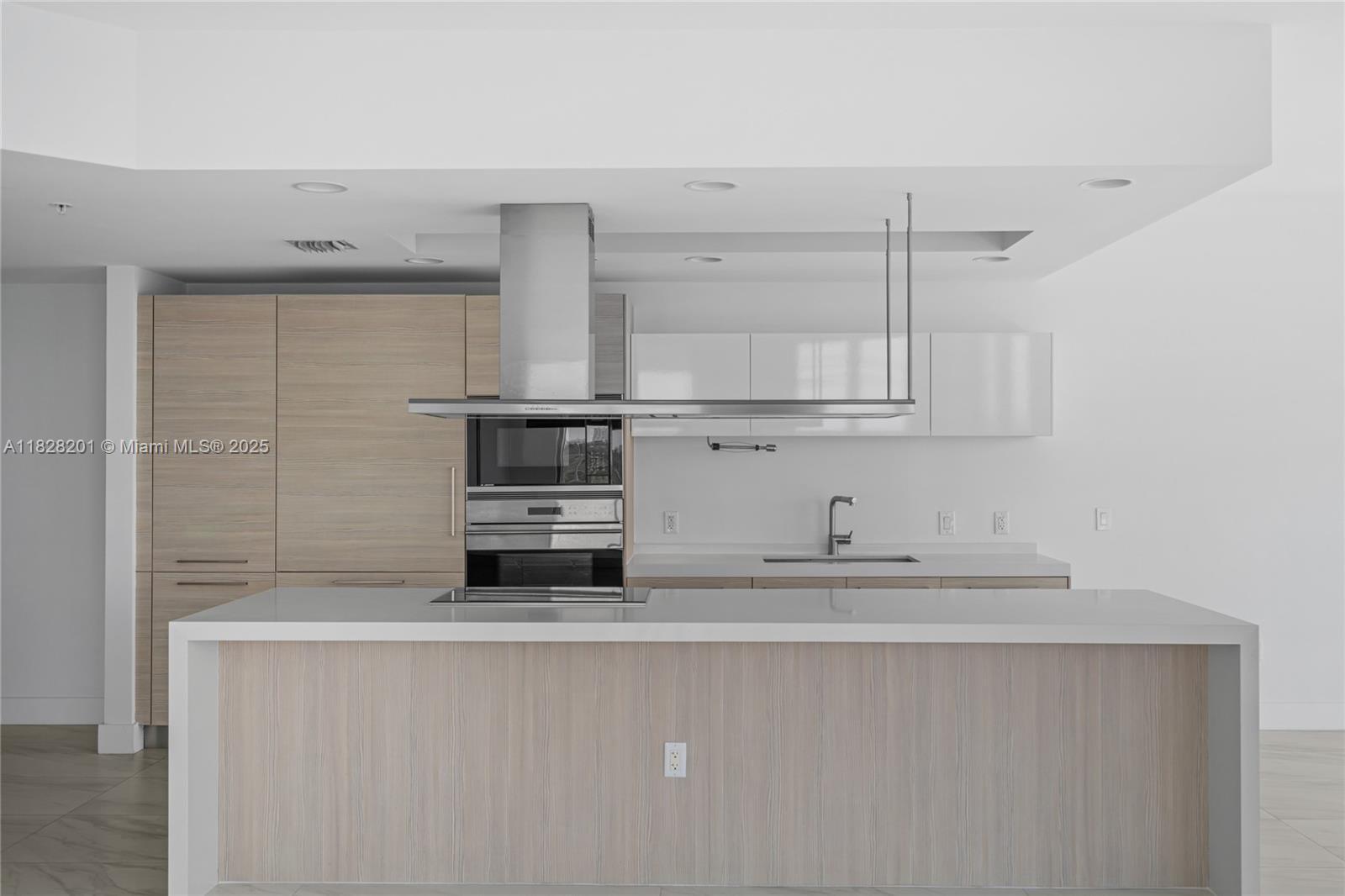 17111 Biscayne Blvd # 1210