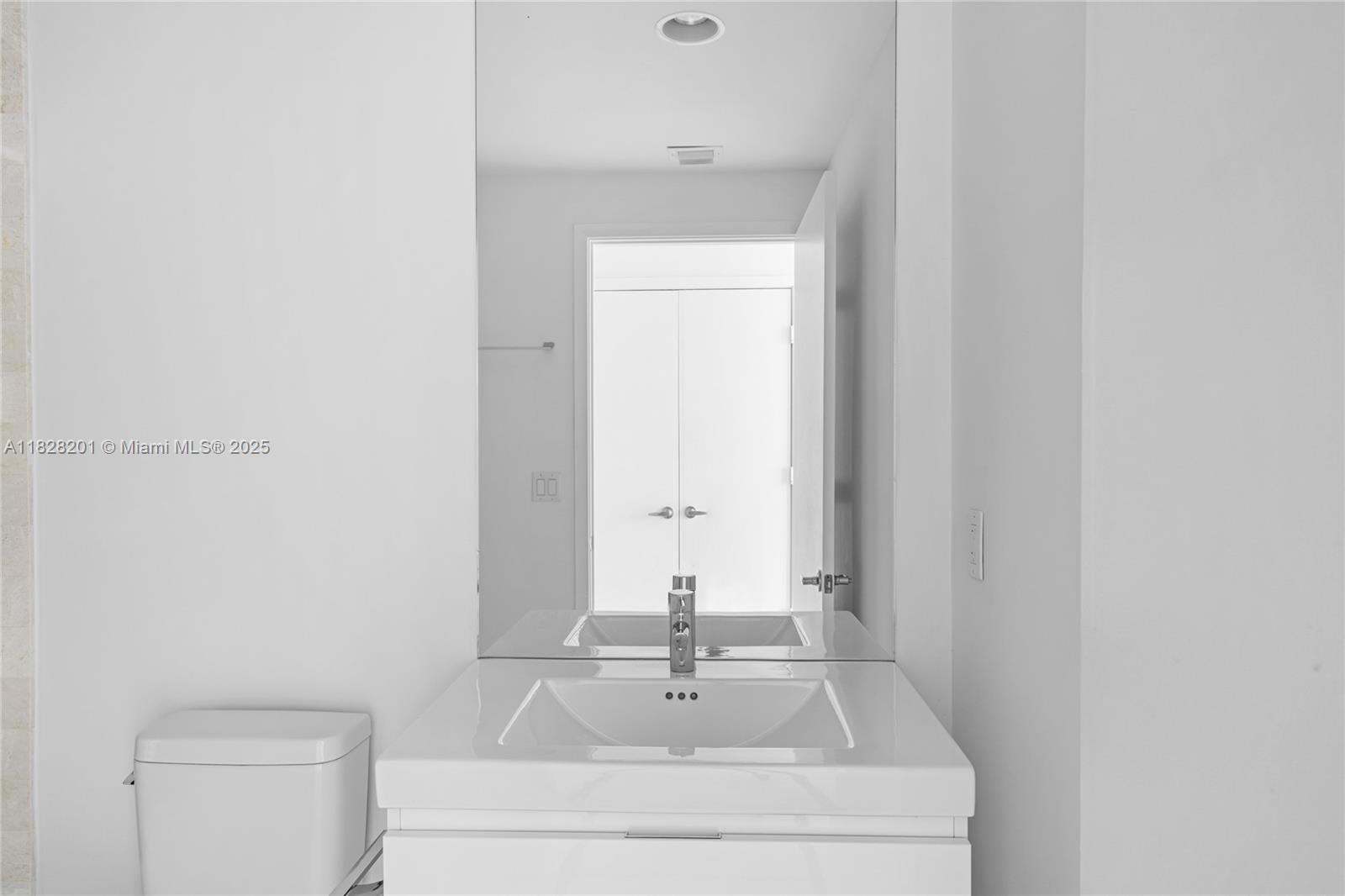 17111 Biscayne Blvd # 1210