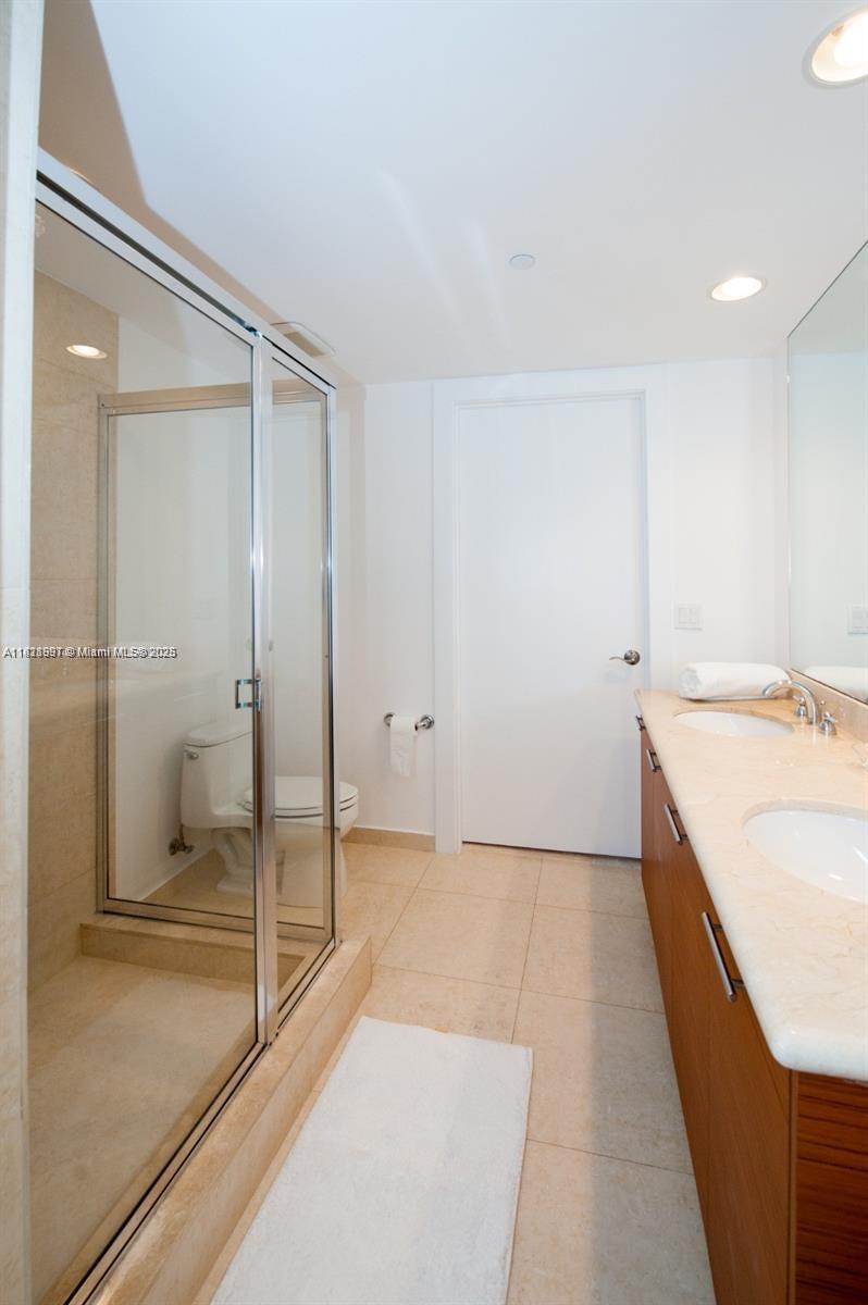 50 Biscayne Blvd # 4706