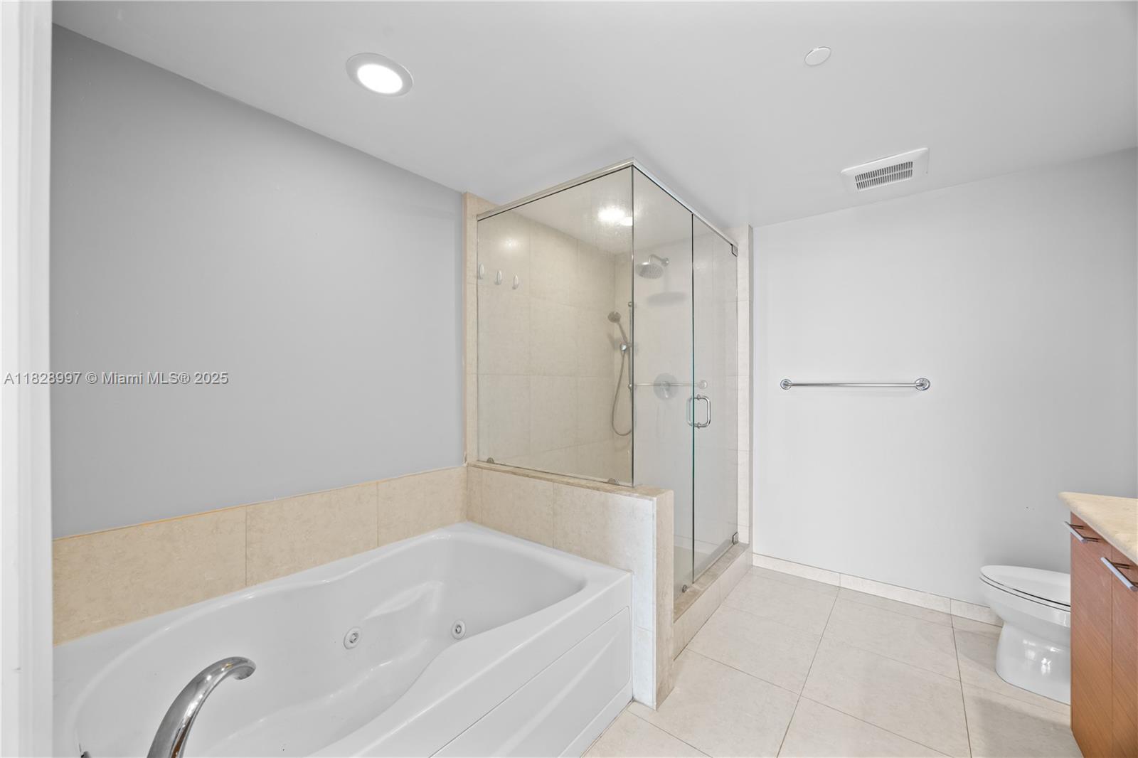 50 Biscayne Blvd # 4706