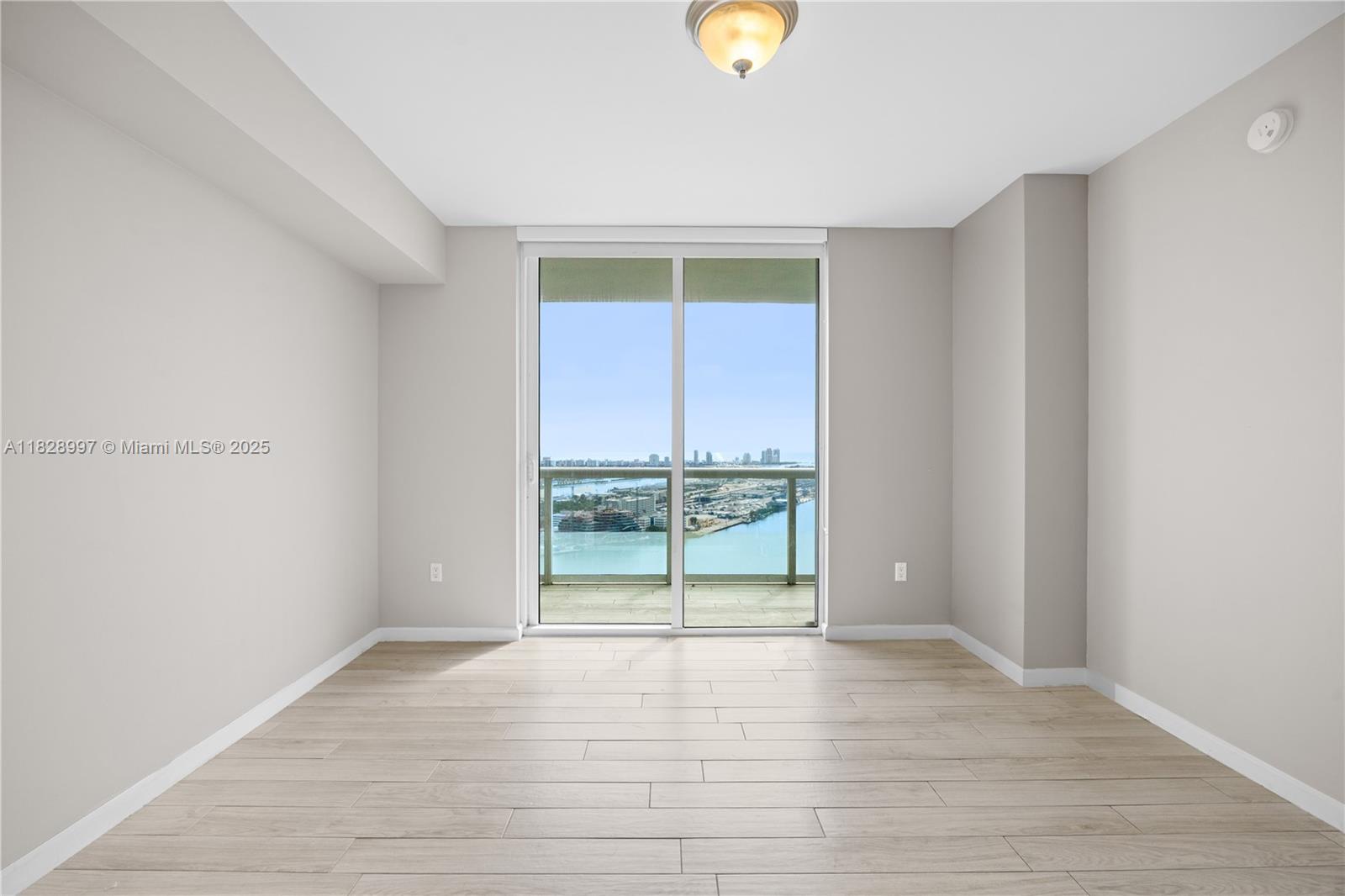 50 Biscayne Blvd # 4706