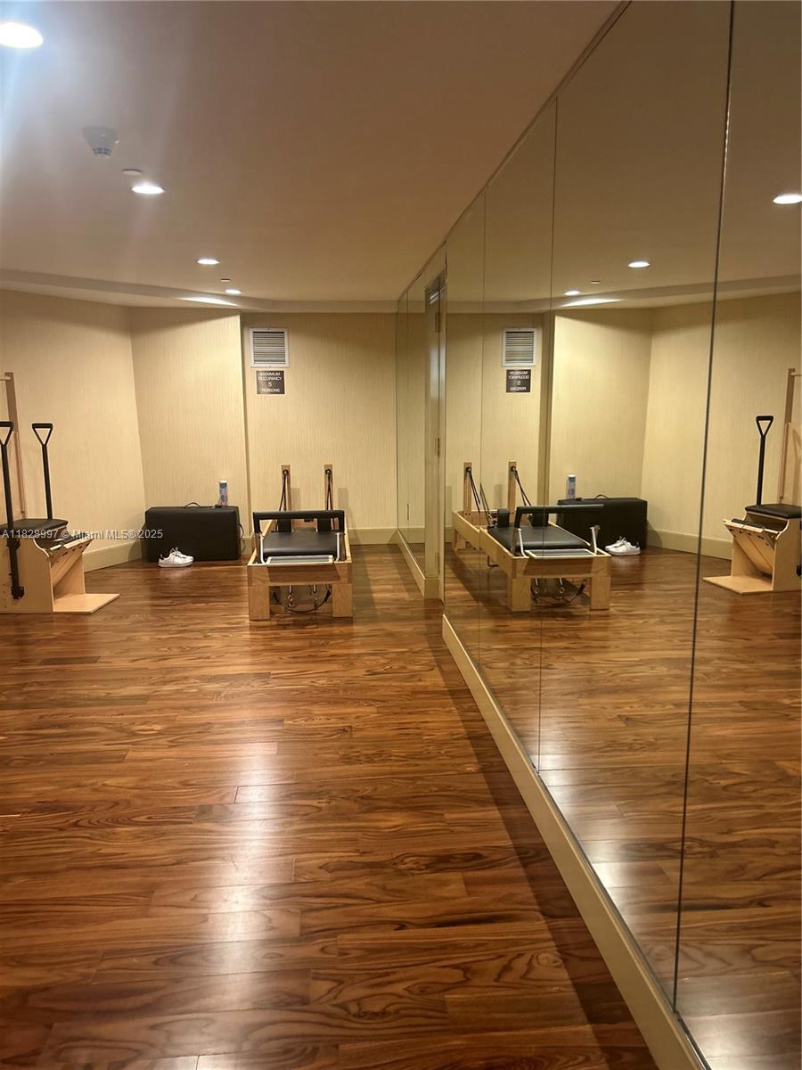 50 Biscayne Blvd # 4706