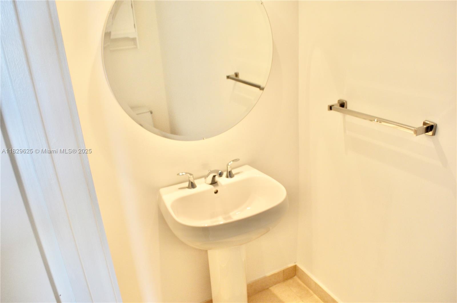 1060 Brickell Ave # 3705