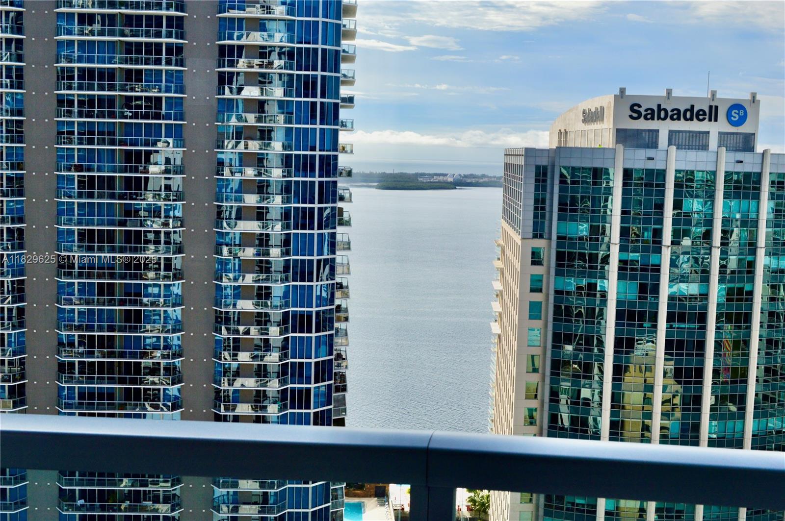1060 Brickell Ave # 3705