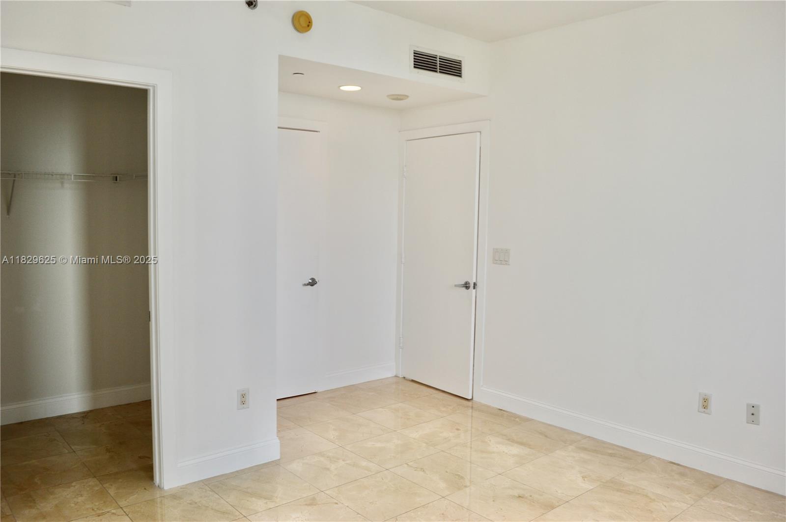 1060 Brickell Ave # 3705