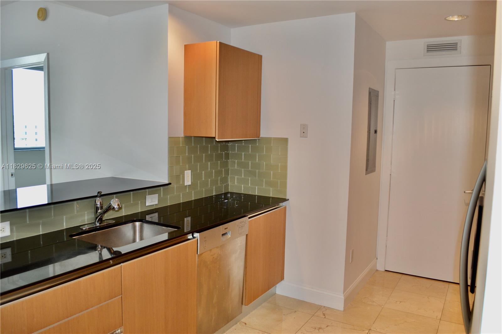 1060 Brickell Ave # 3705