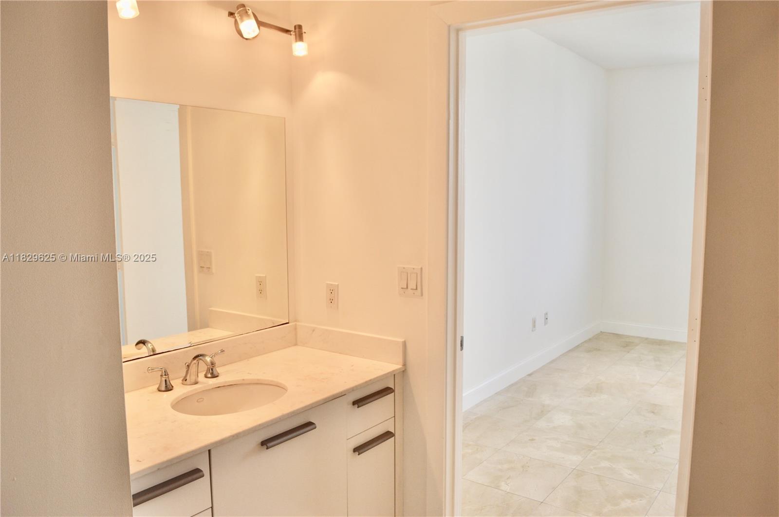 1060 Brickell Ave # 3705