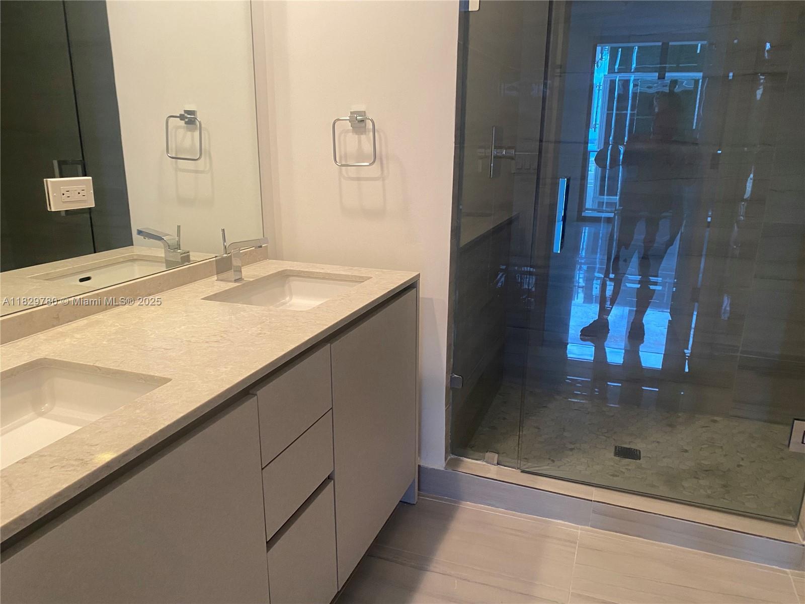 1010 Brickell Ave # 1403