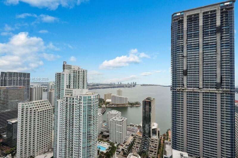 1010 Brickell Ave # 1403
