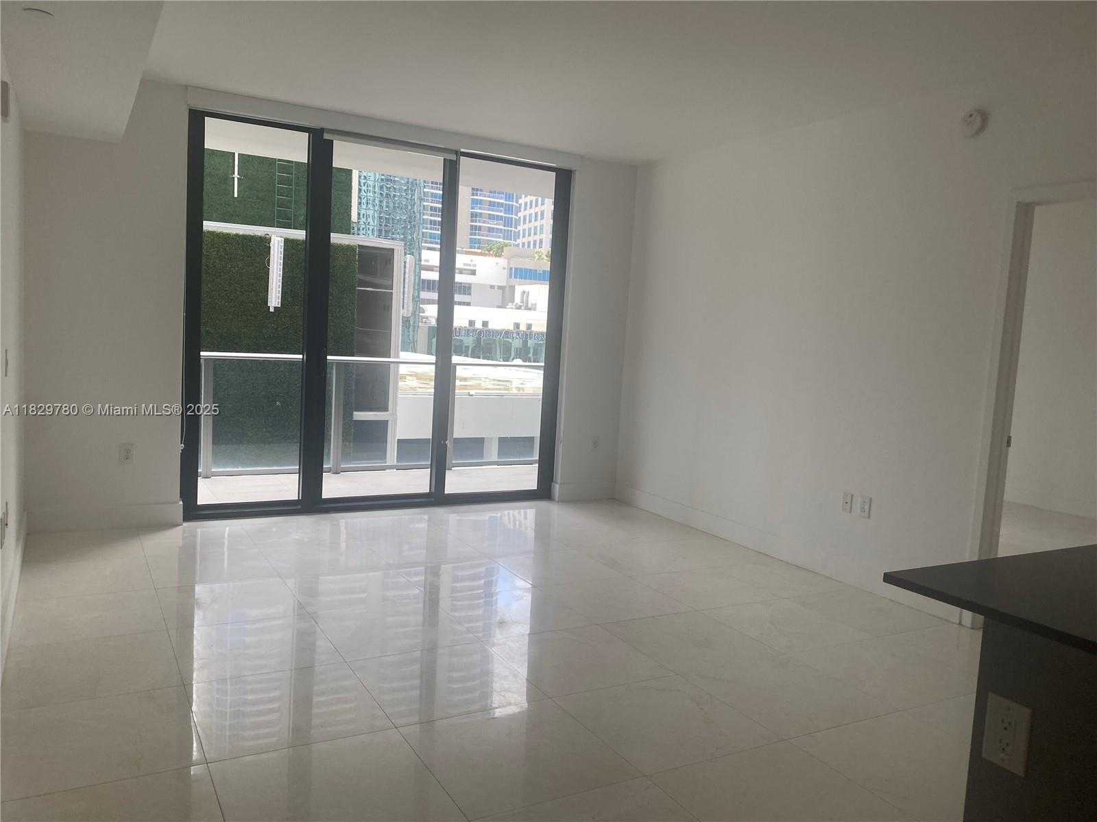 1010 Brickell Ave # 1403