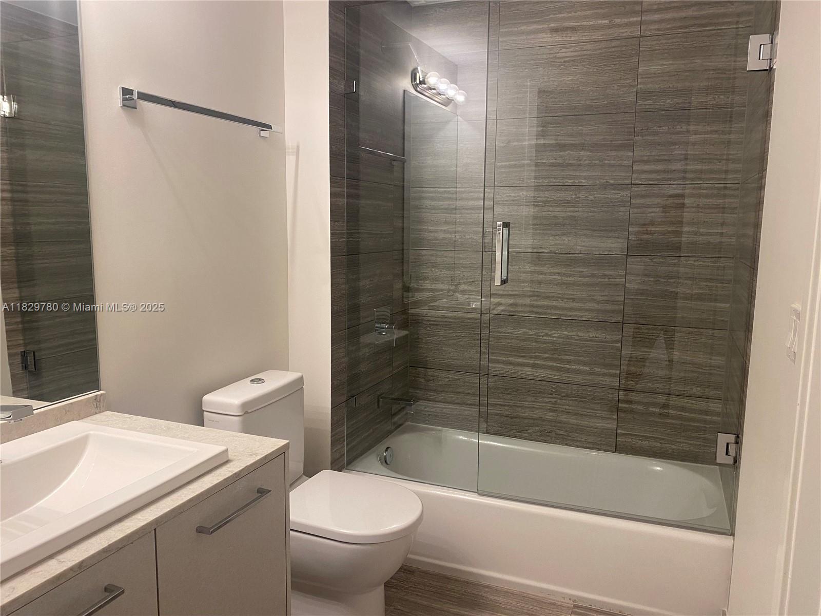 1010 Brickell Ave # 1403