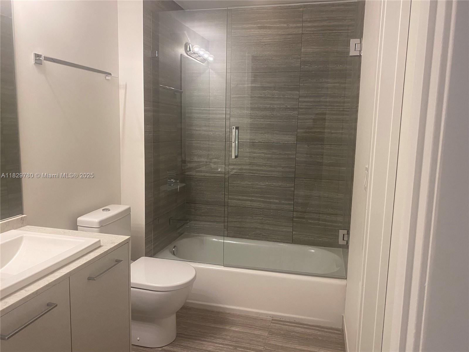 1010 Brickell Ave # 1403
