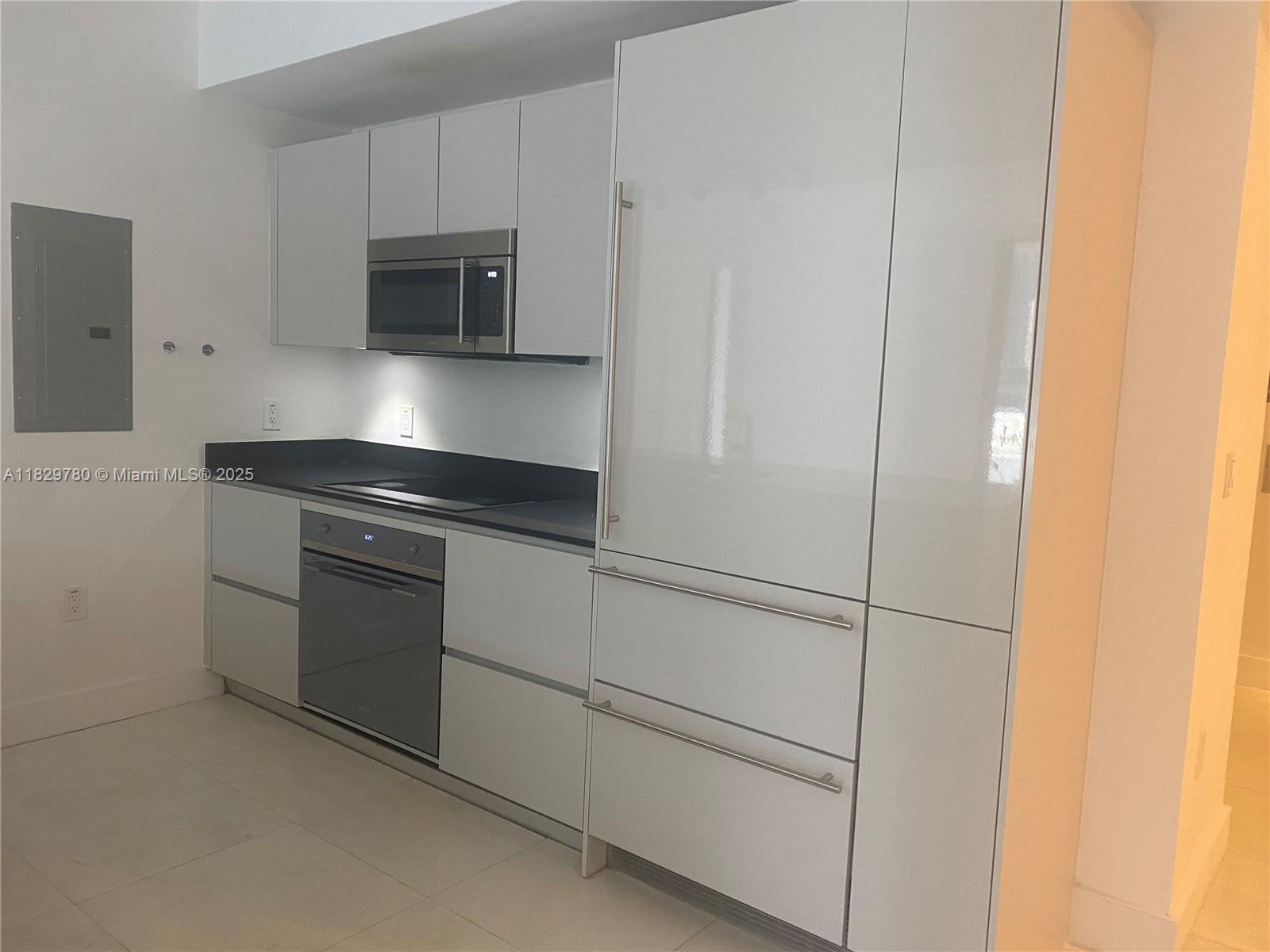 1010 Brickell Ave # 1403