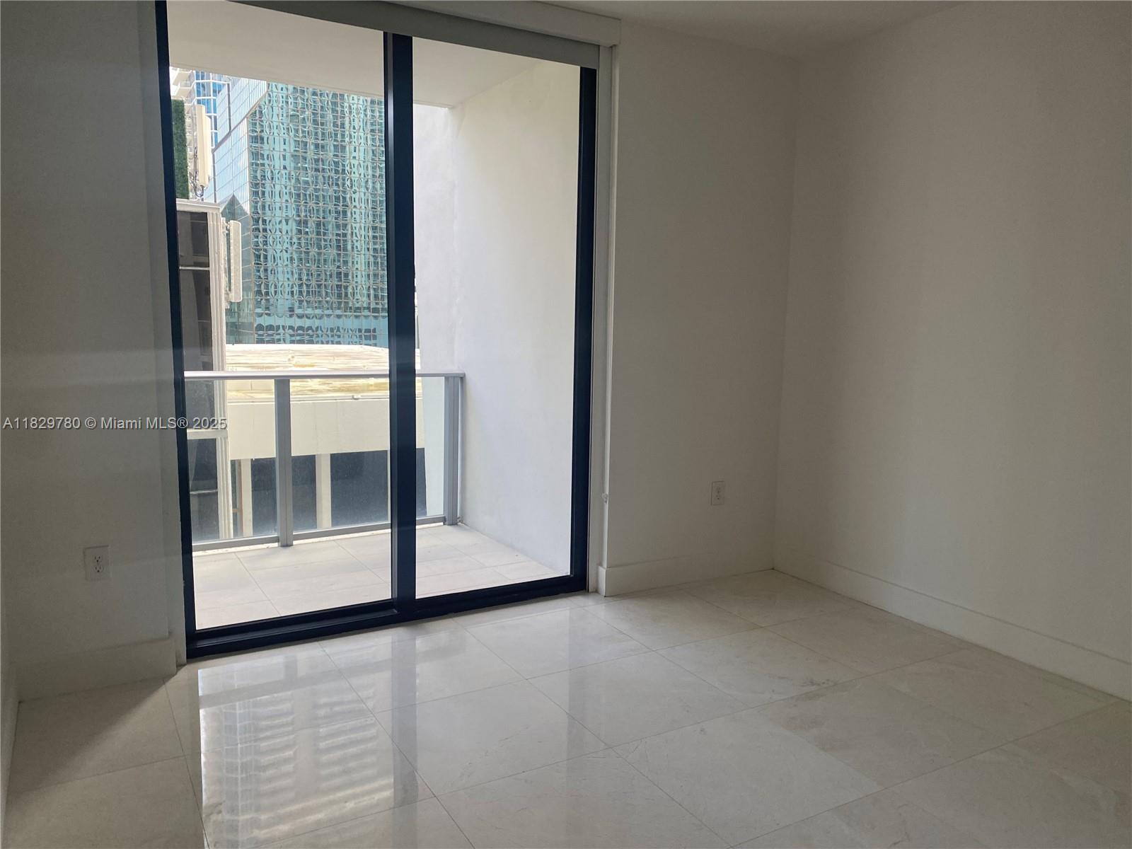 1010 Brickell Ave # 1403