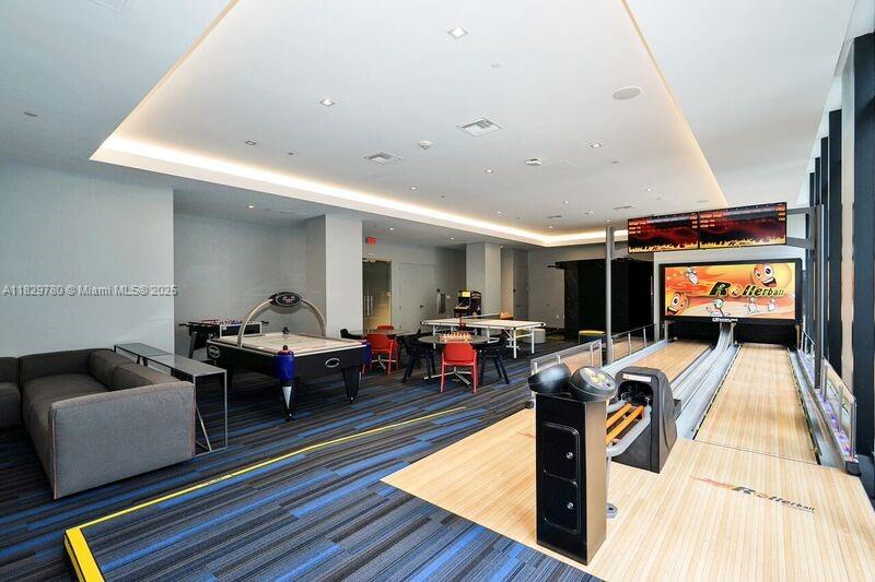1010 Brickell Ave # 1403