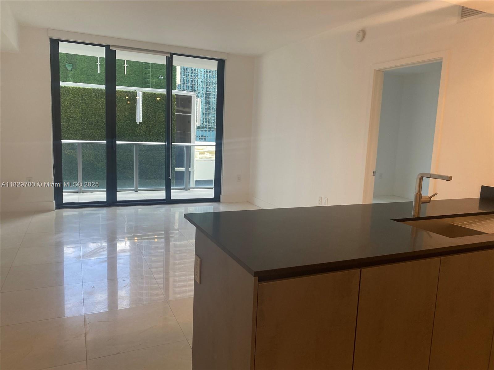 1010 Brickell Ave # 1403
