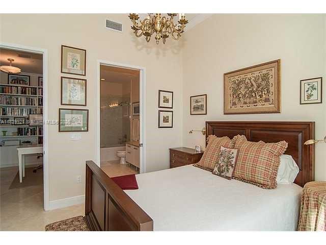 185 SW 7 ST # 4404