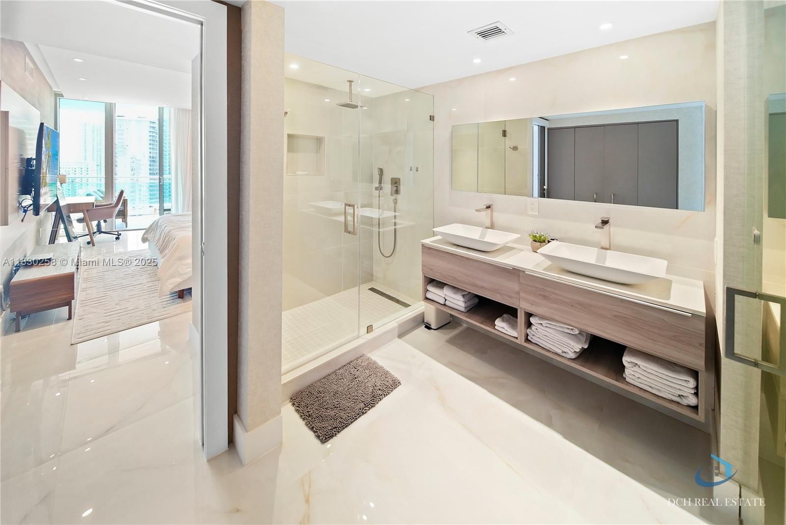 350 S Miami Ave Unit: 3902