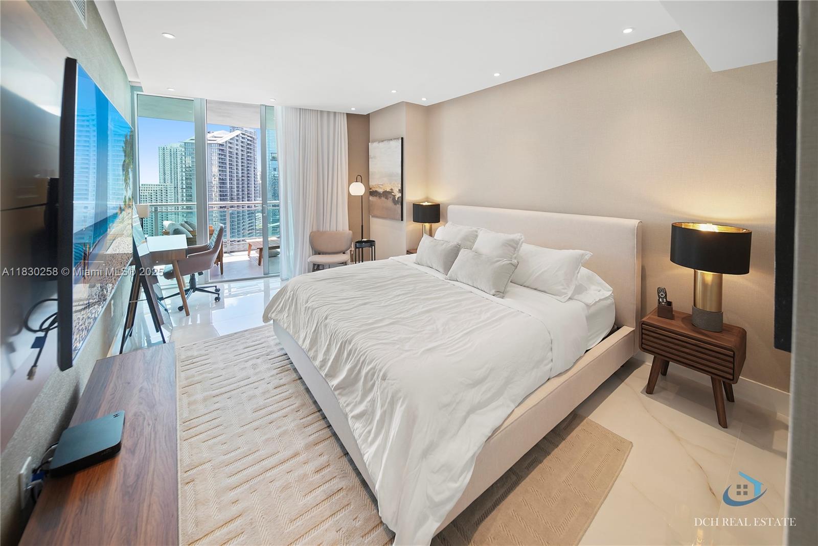 350 S Miami Ave Unit: 3902