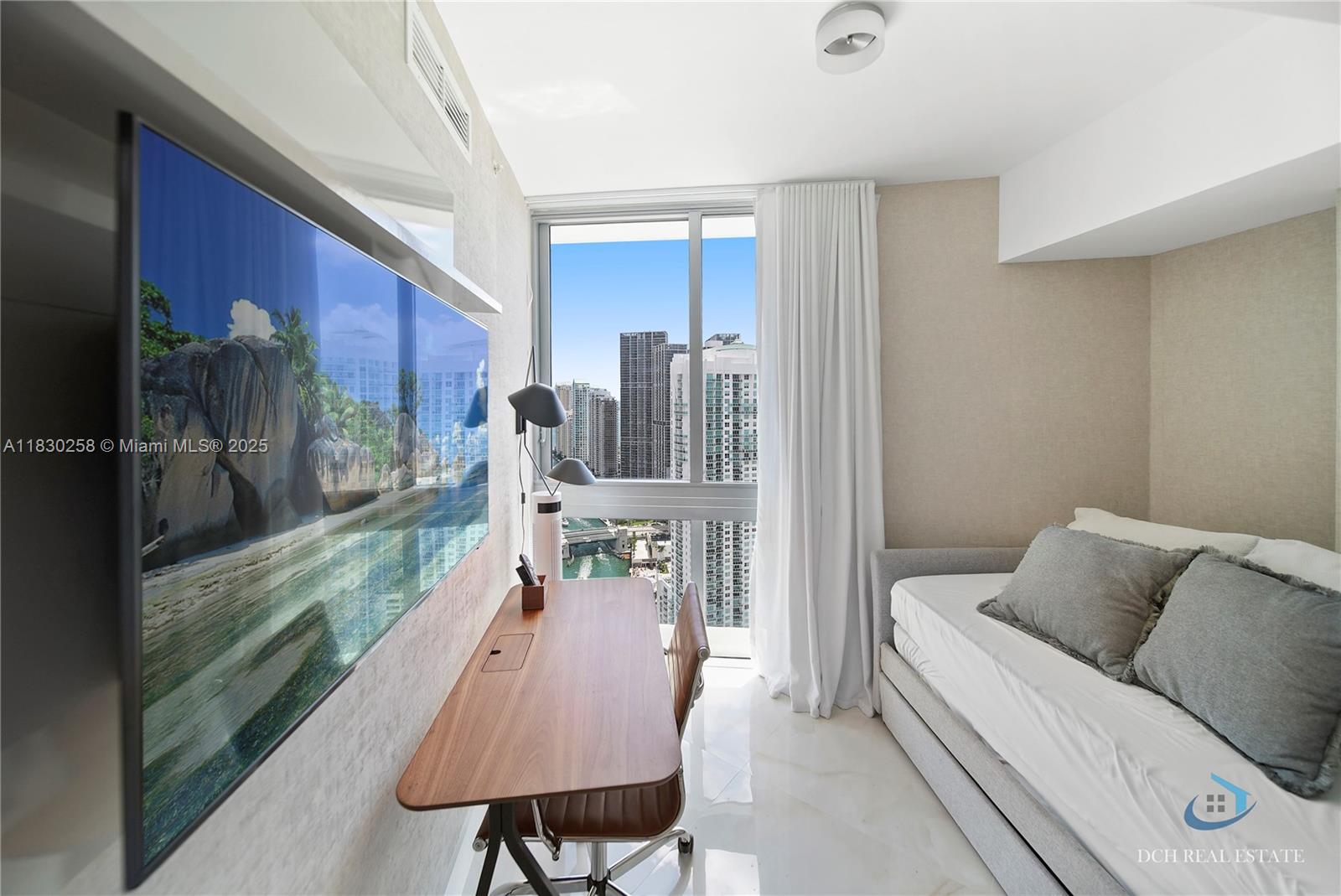 350 S Miami Ave Unit: 3902