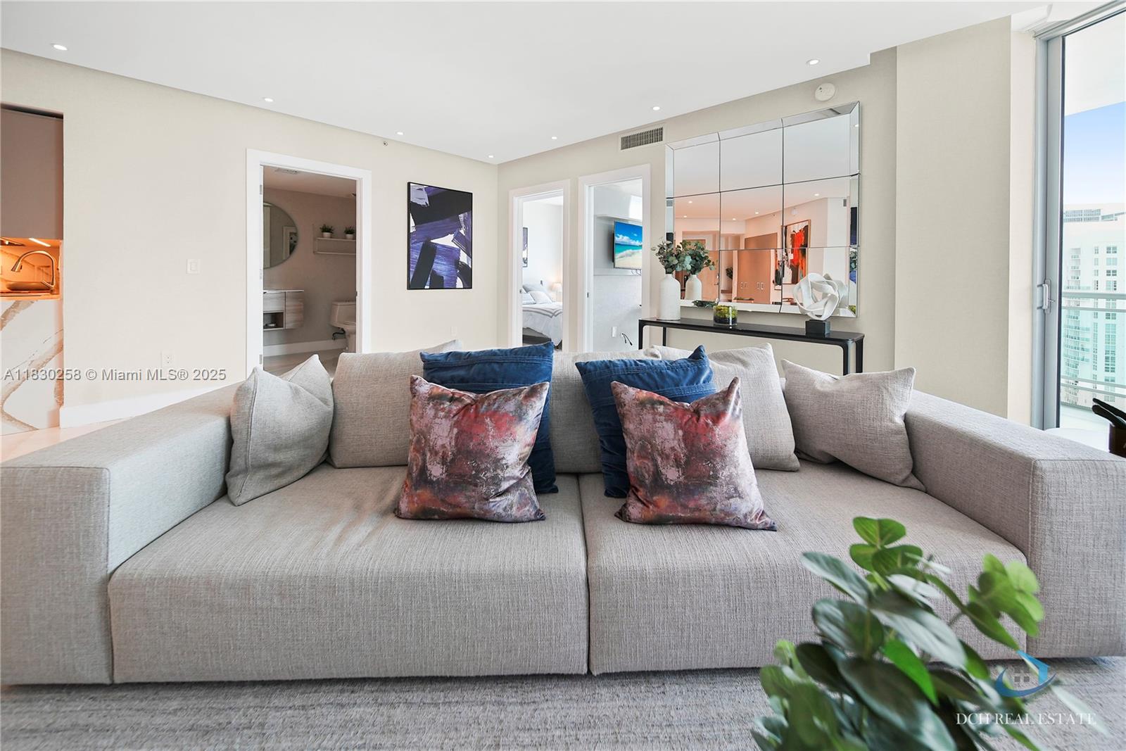 350 S Miami Ave Unit: 3902
