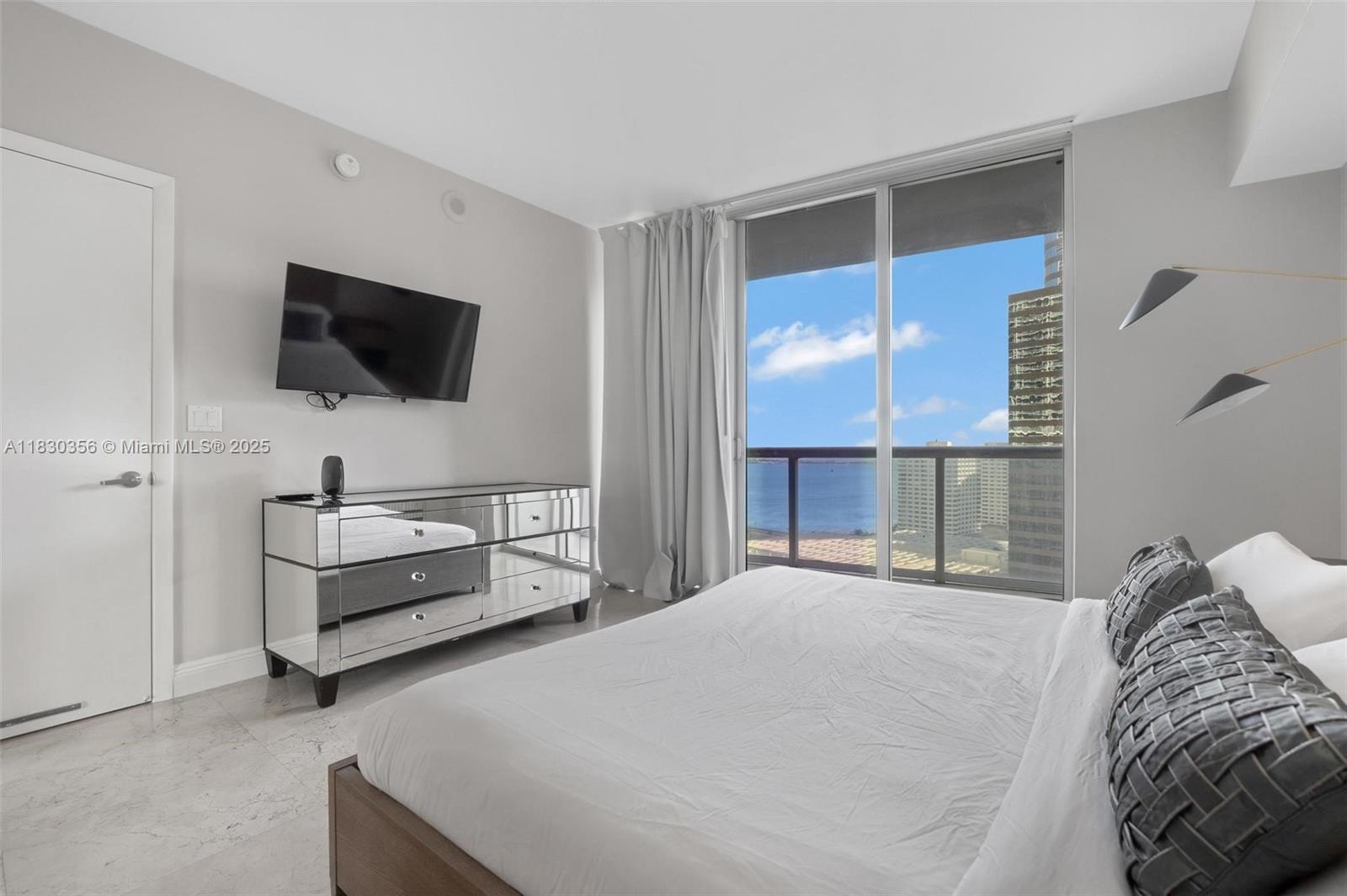 485 Brickell Ave # 1909