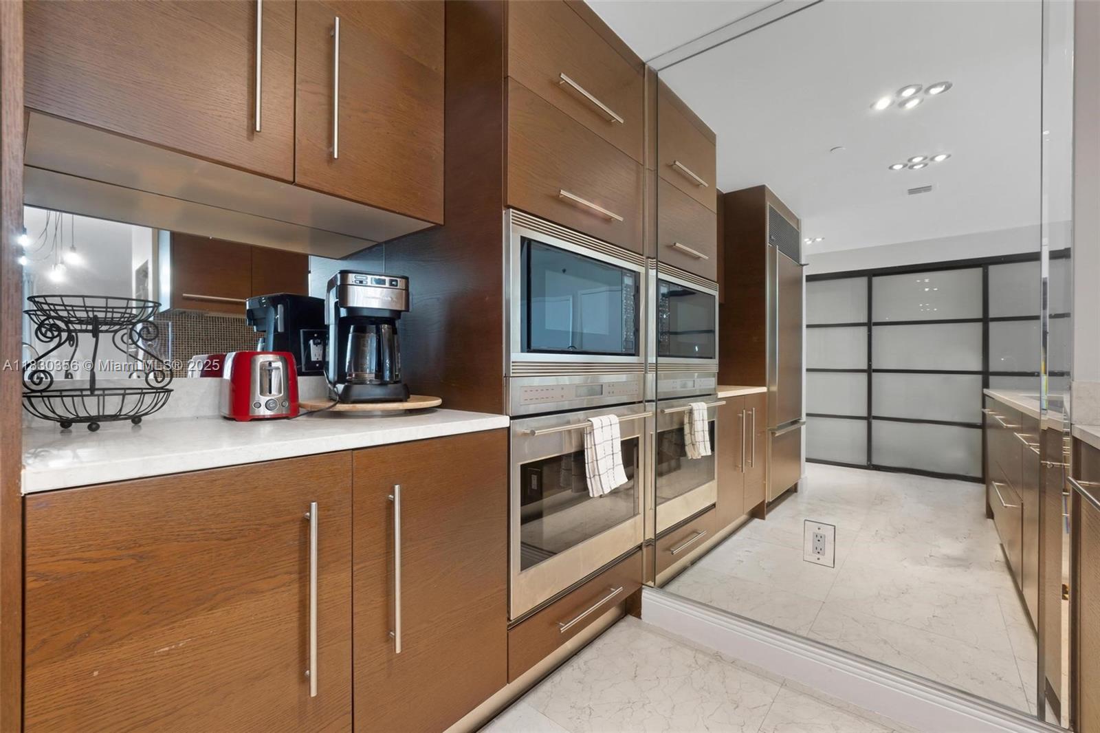 485 Brickell Ave # 1909