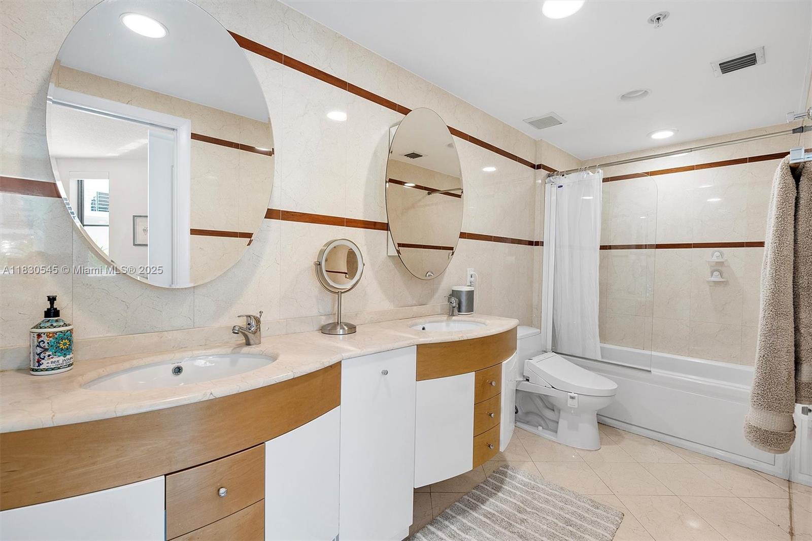 110 Washington Ave # 1608