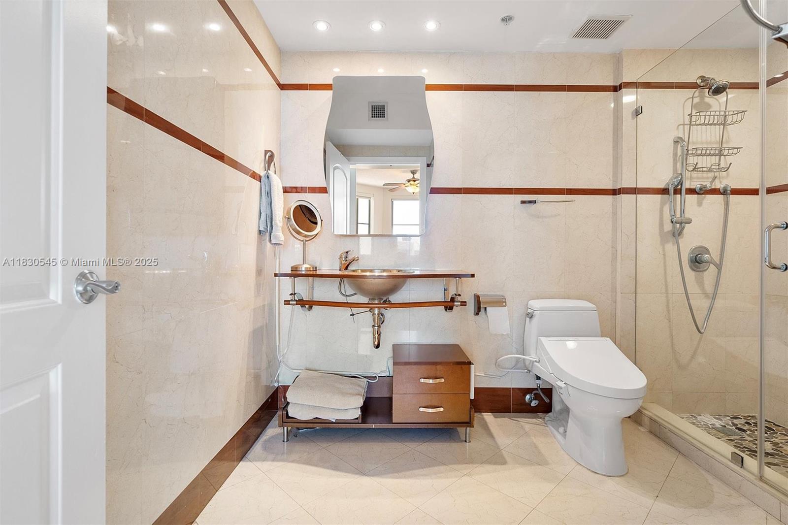 110 Washington Ave # 1608