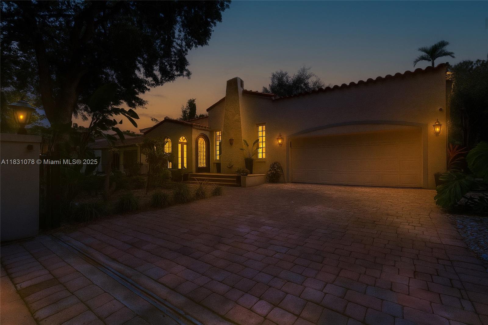 1320 Obispo Ave