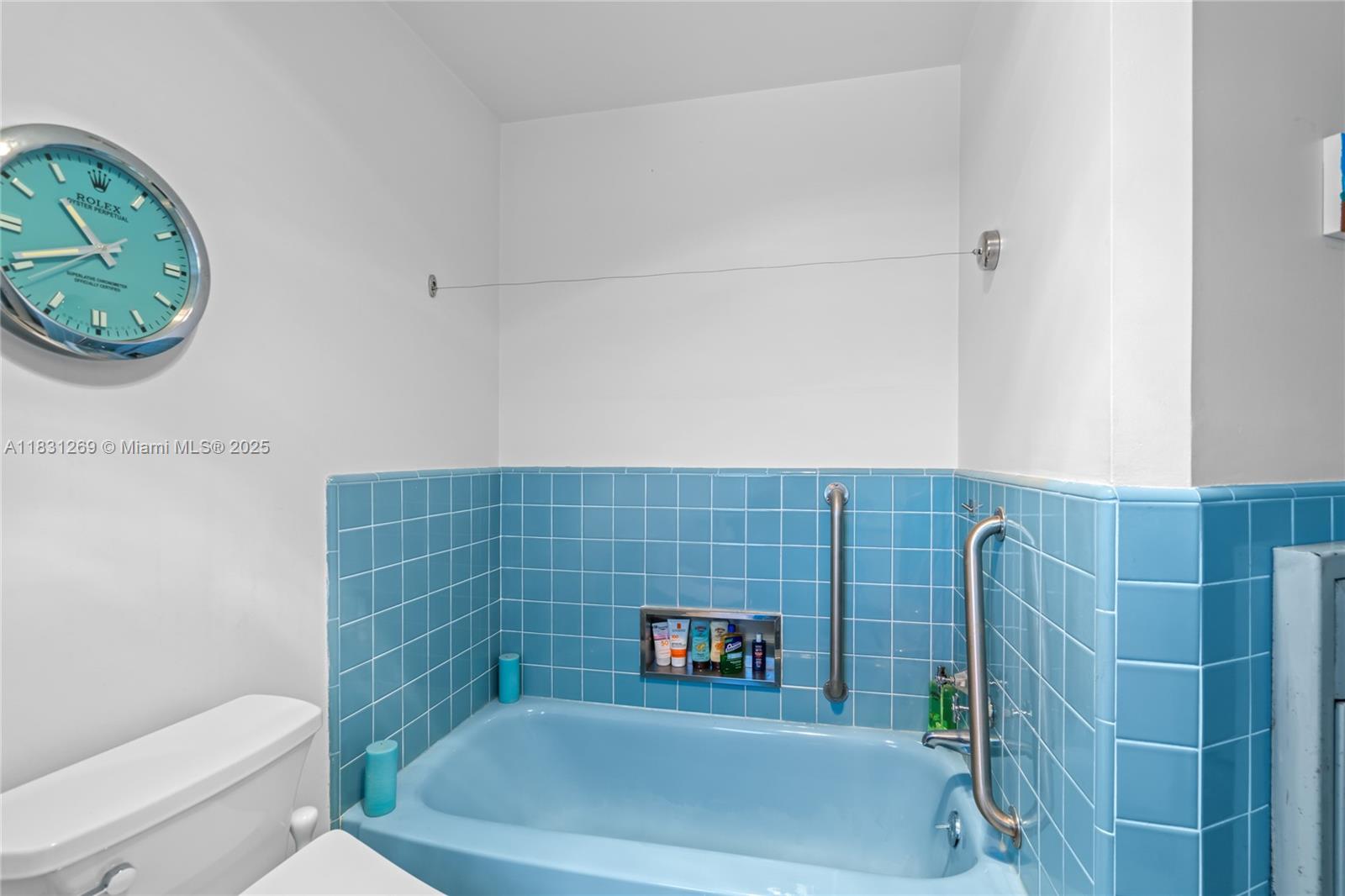 4925 Collins Ave # 8F