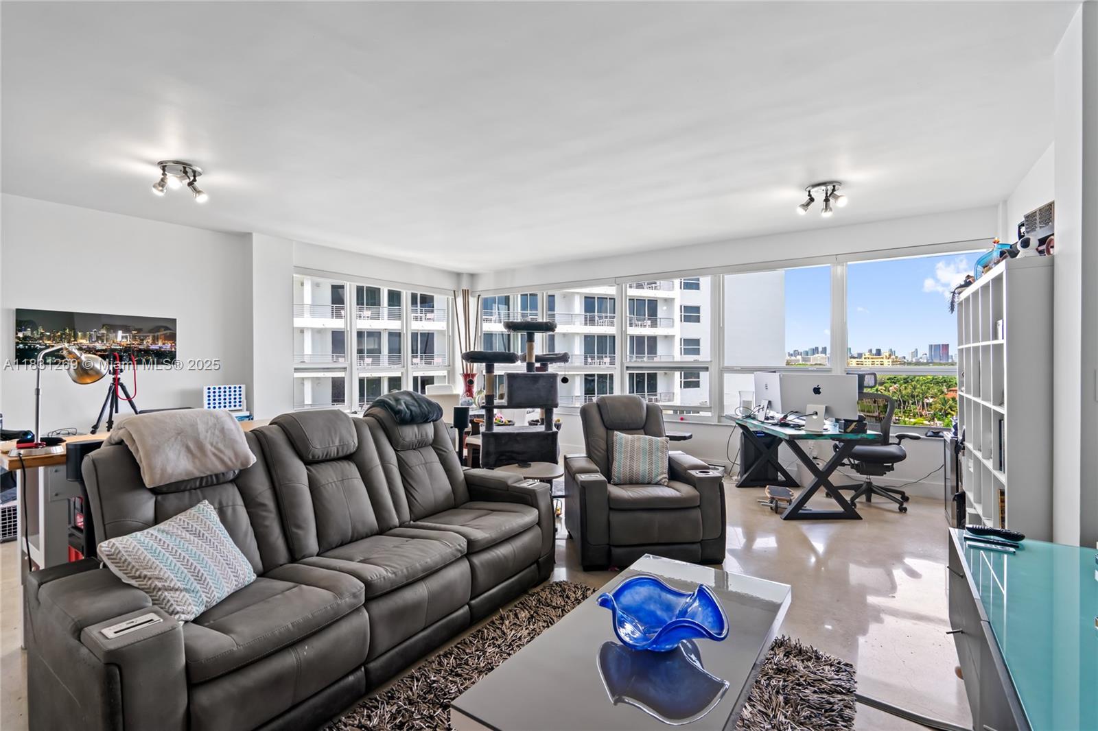 4925 Collins Ave # 8F