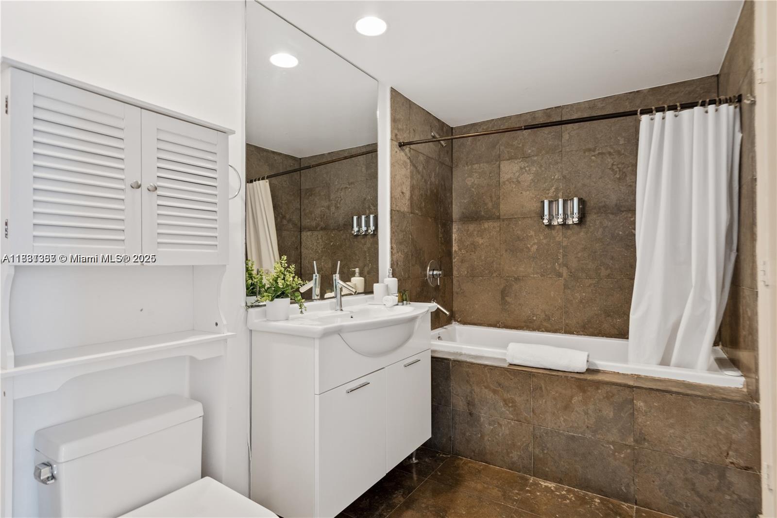 485 Brickell Ave # 2311