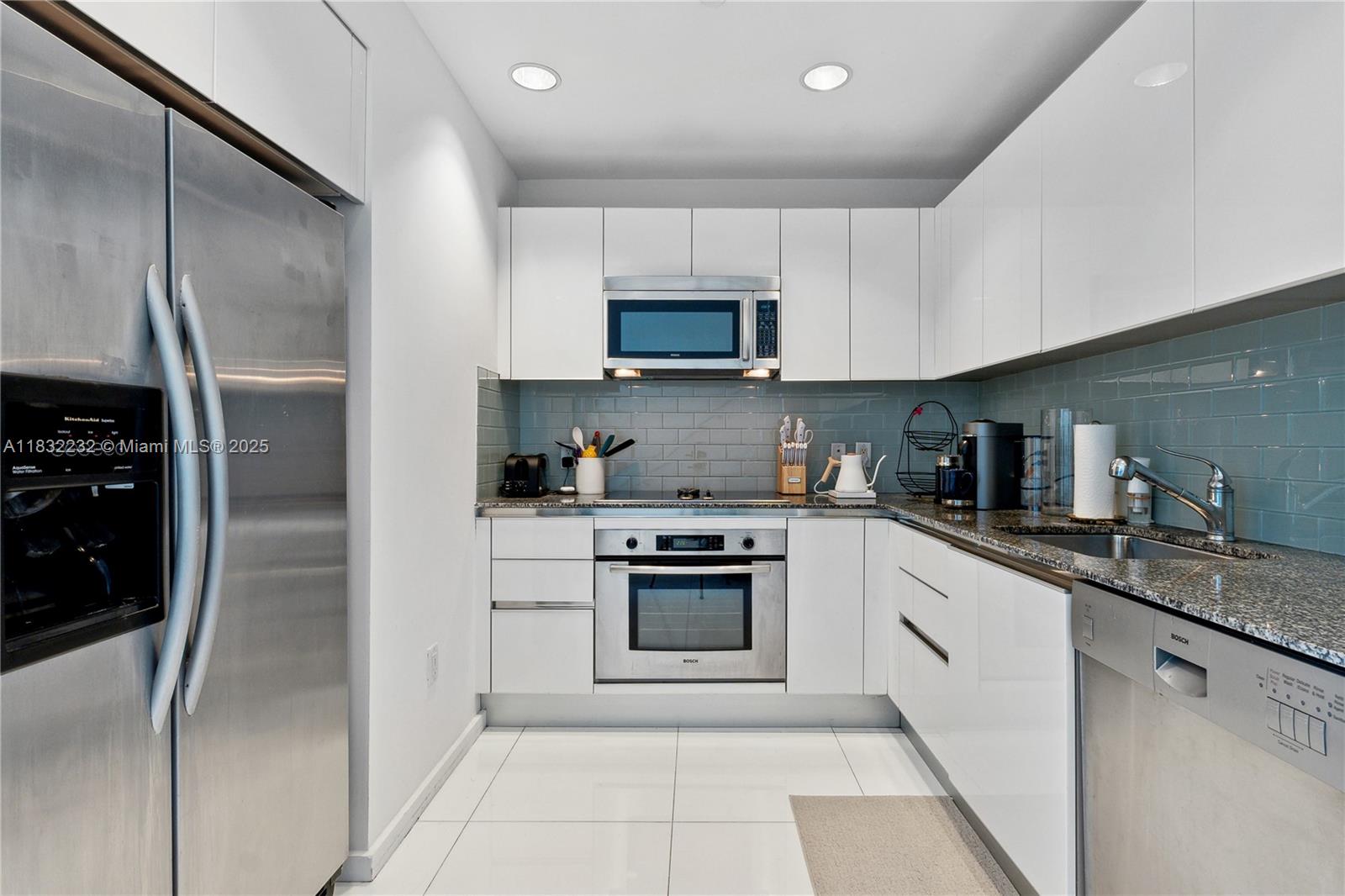 1050 Brickell Ave # 614