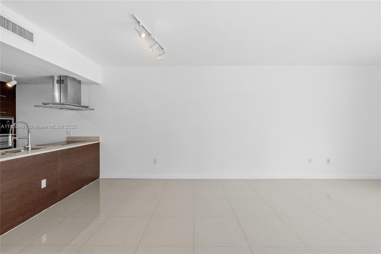 495 Brickell Ave # 2607