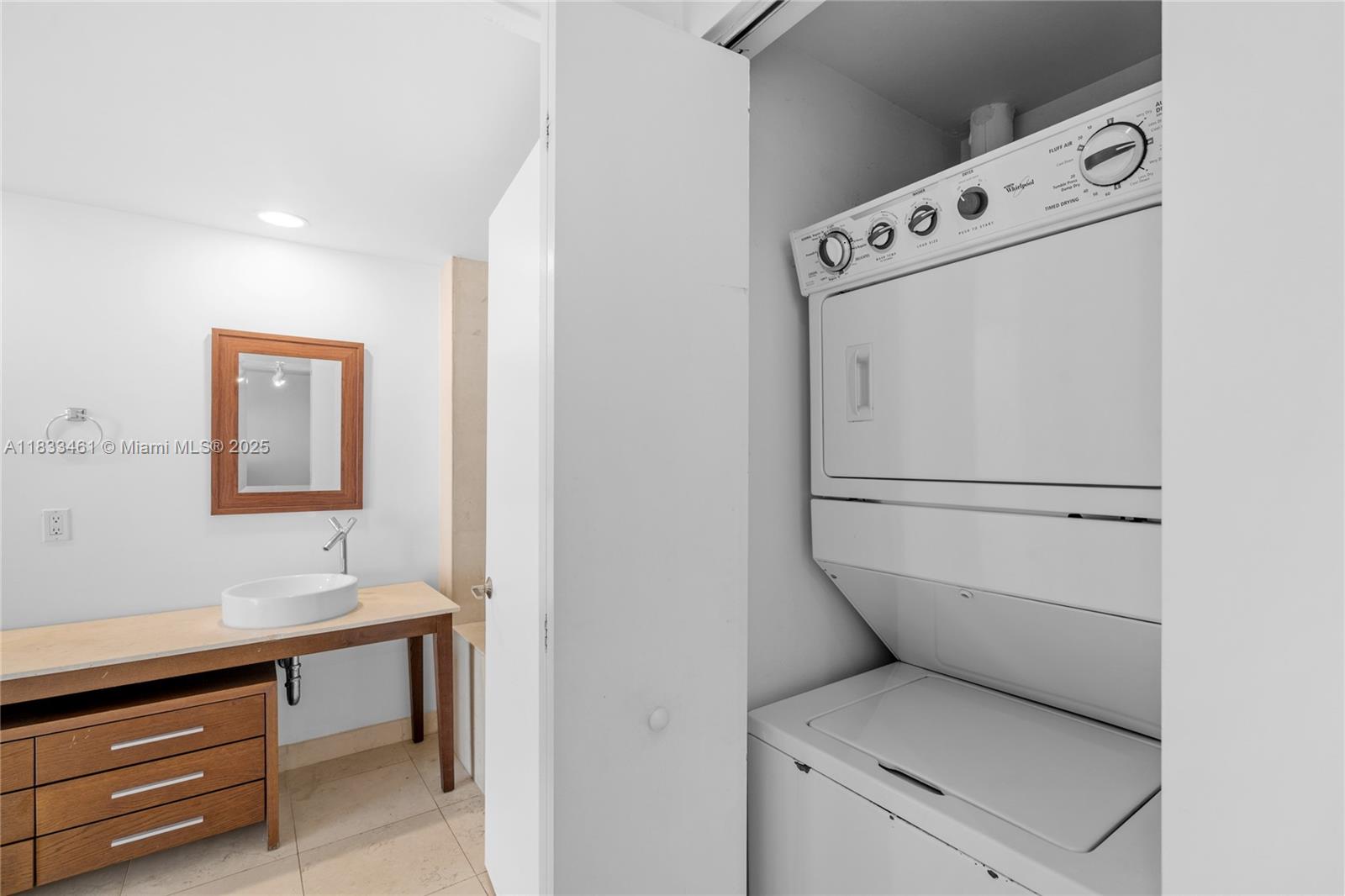 495 Brickell Ave # 2607