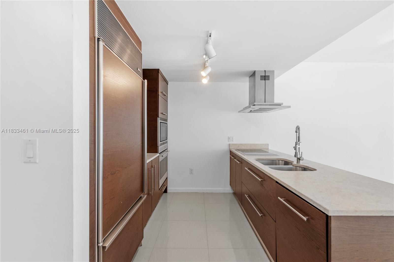 495 Brickell Ave # 2607