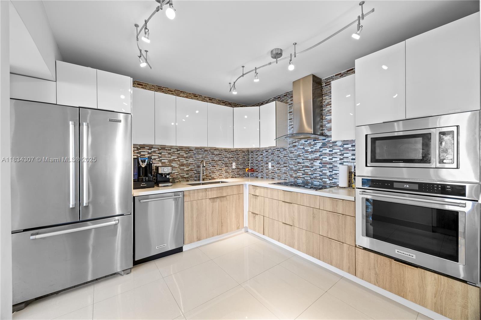 900 Bay Dr # 620 Unit: 622 & 620