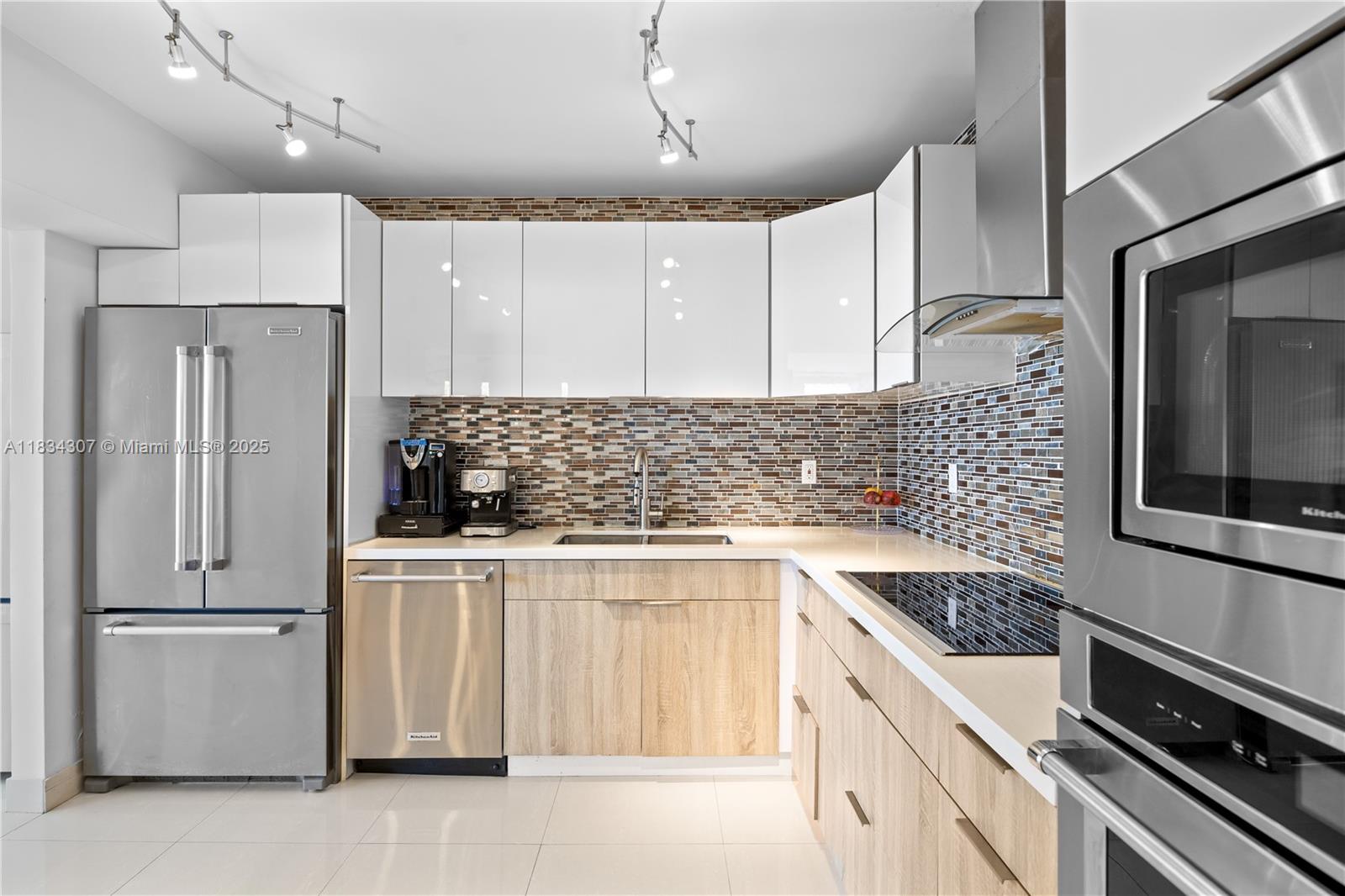 900 Bay Dr # 620 Unit: 622 & 620