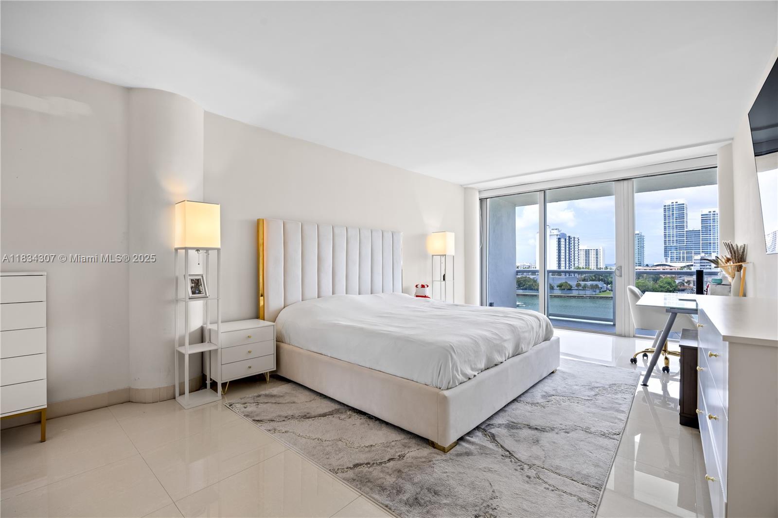 900 Bay Dr # 620 Unit: 622 & 620
