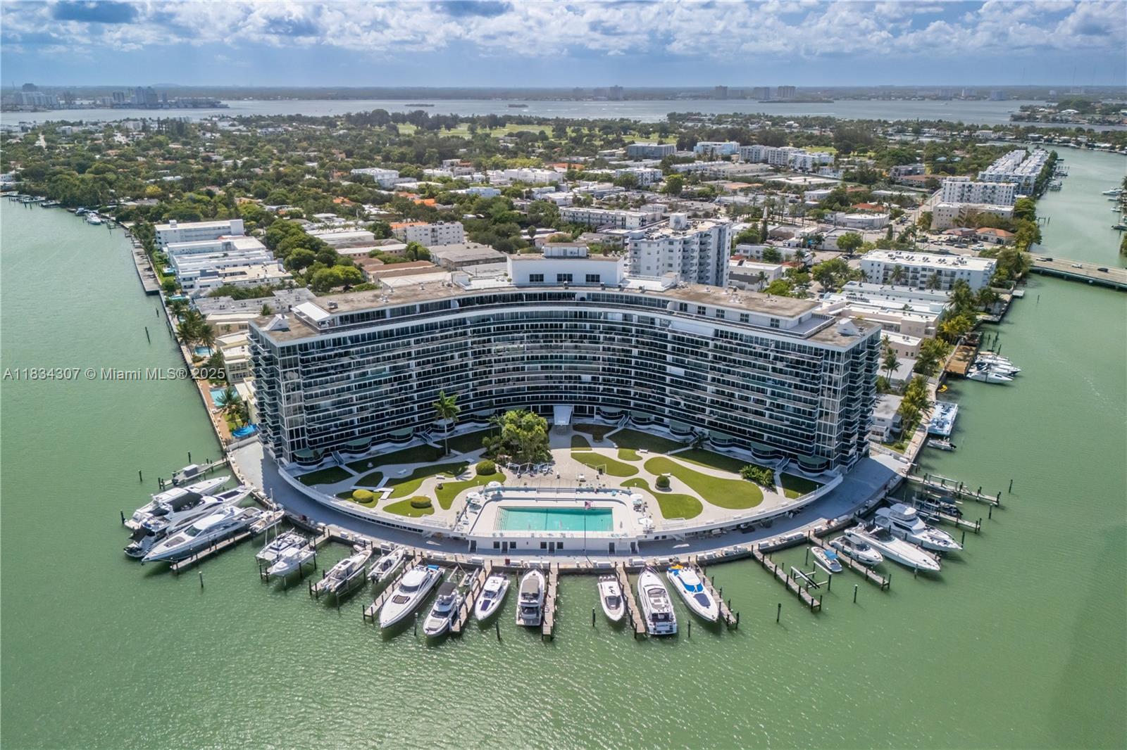 900 Bay Dr # 620 Unit: 622 & 620
