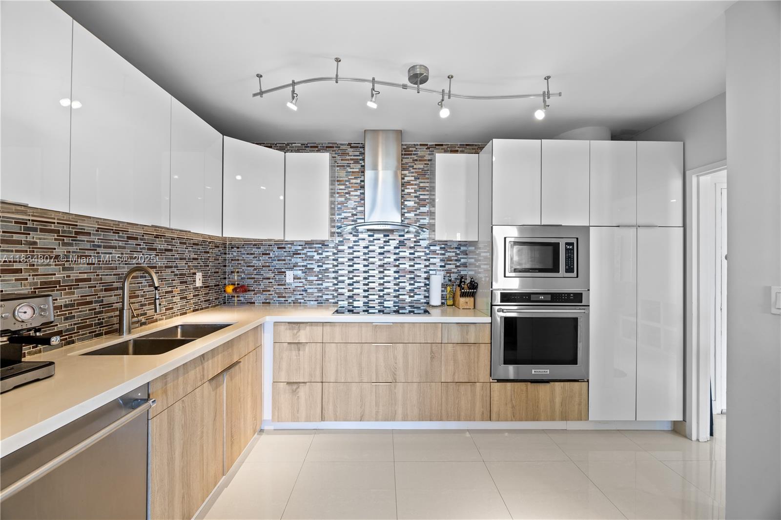 900 Bay Dr # 620 Unit: 622 & 620