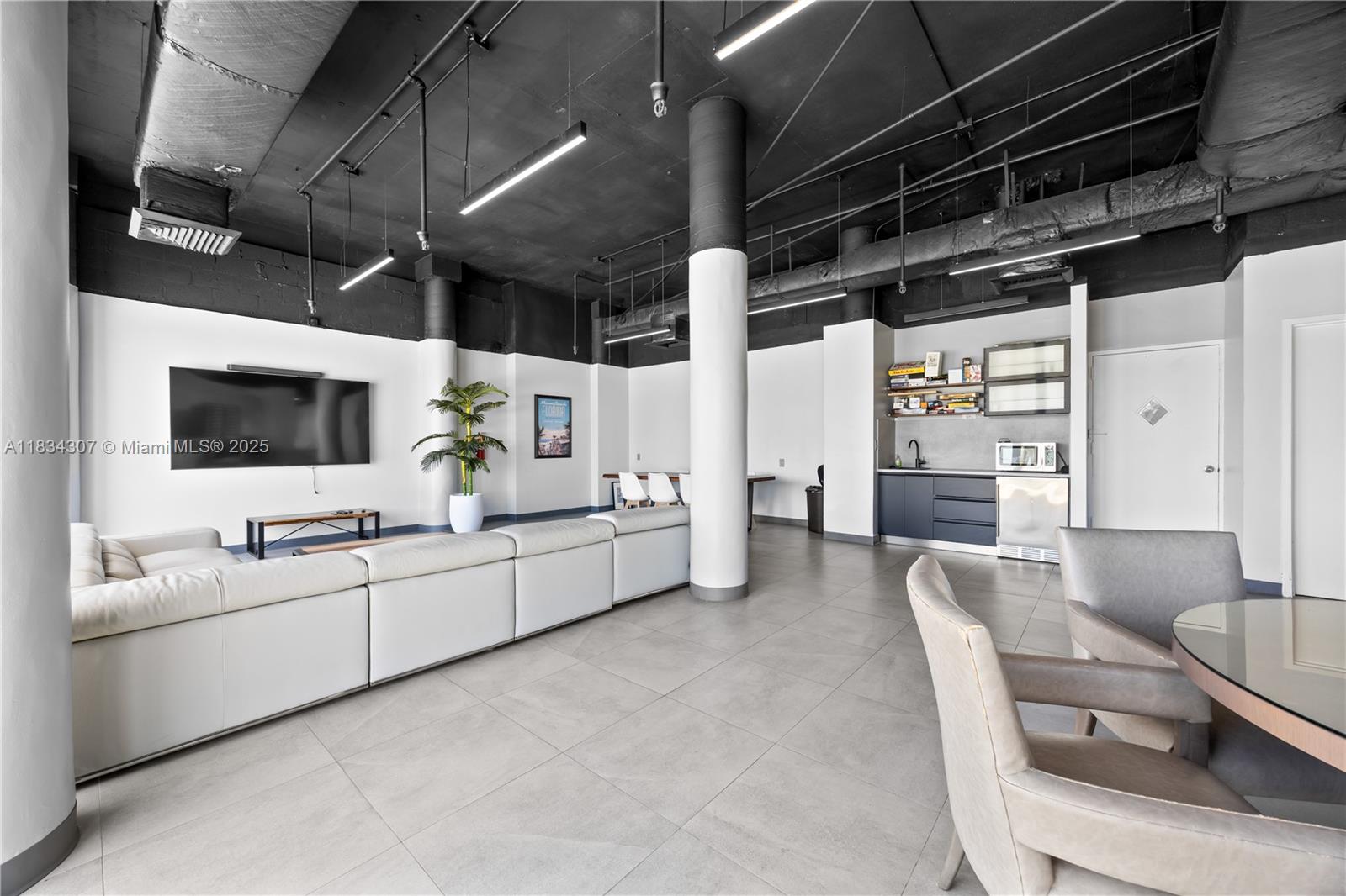 900 Bay Dr # 620 Unit: 622 & 620