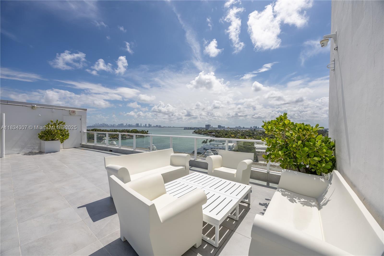 900 Bay Dr # 620 Unit: 622 & 620
