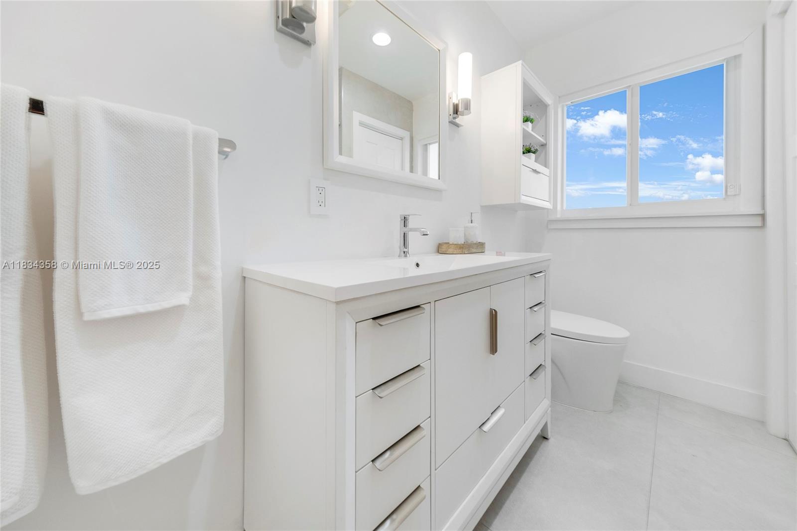 1406 NE 18th Ave