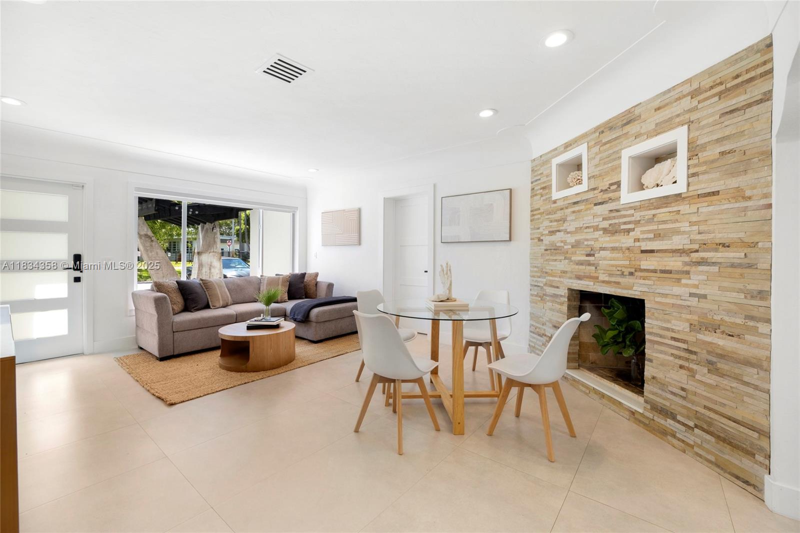 1406 NE 18th Ave