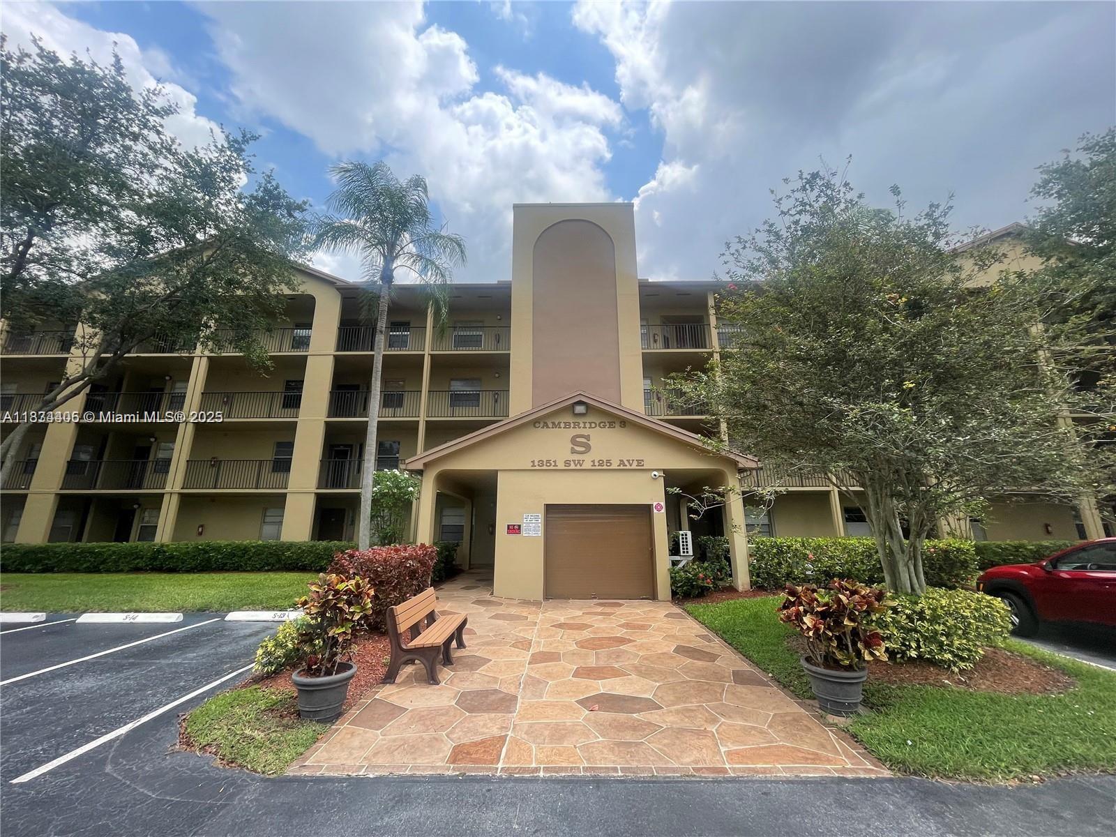1351 SW 125th Ave # 306S