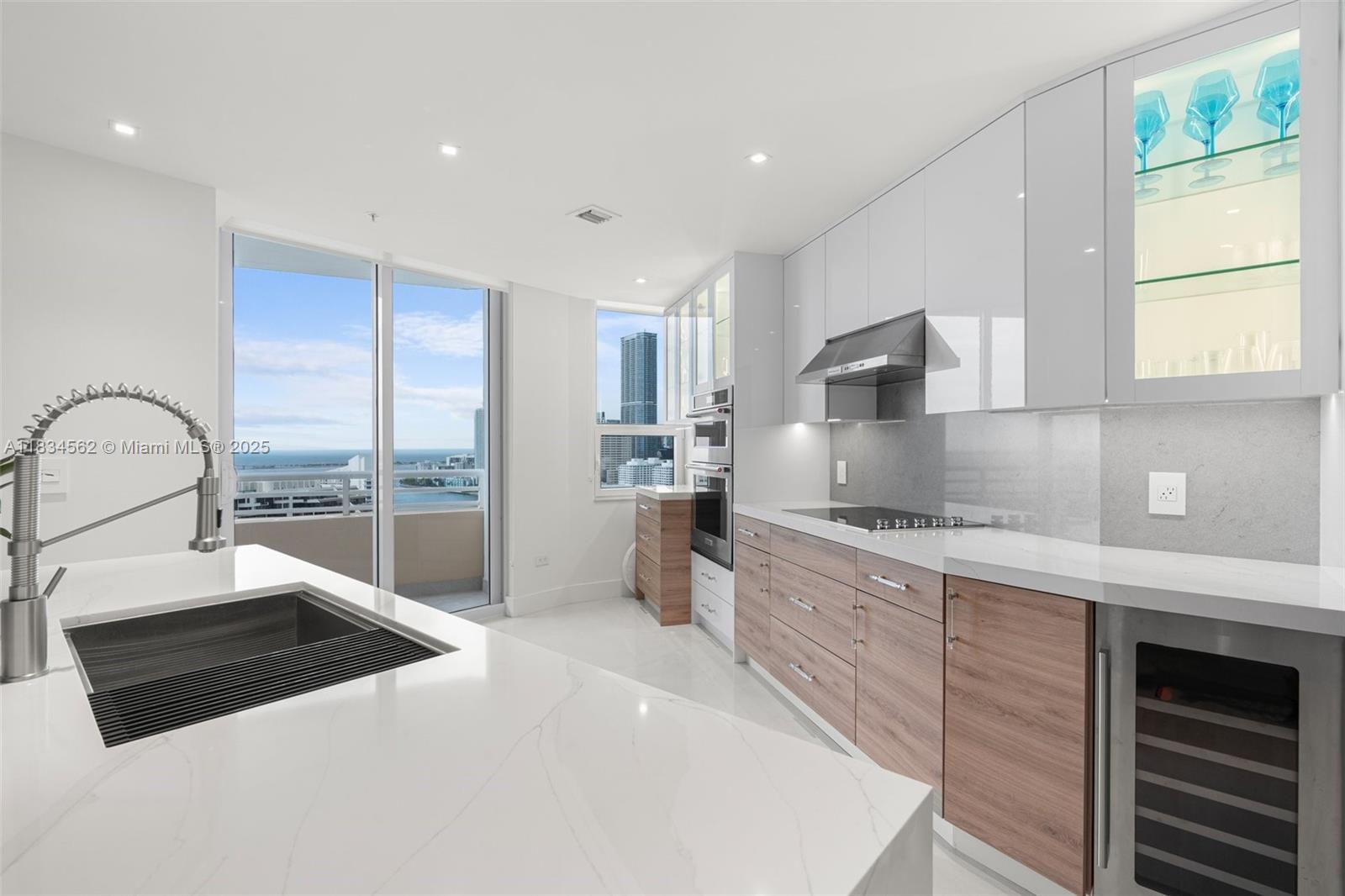 848 Brickell Key Dr # 2705