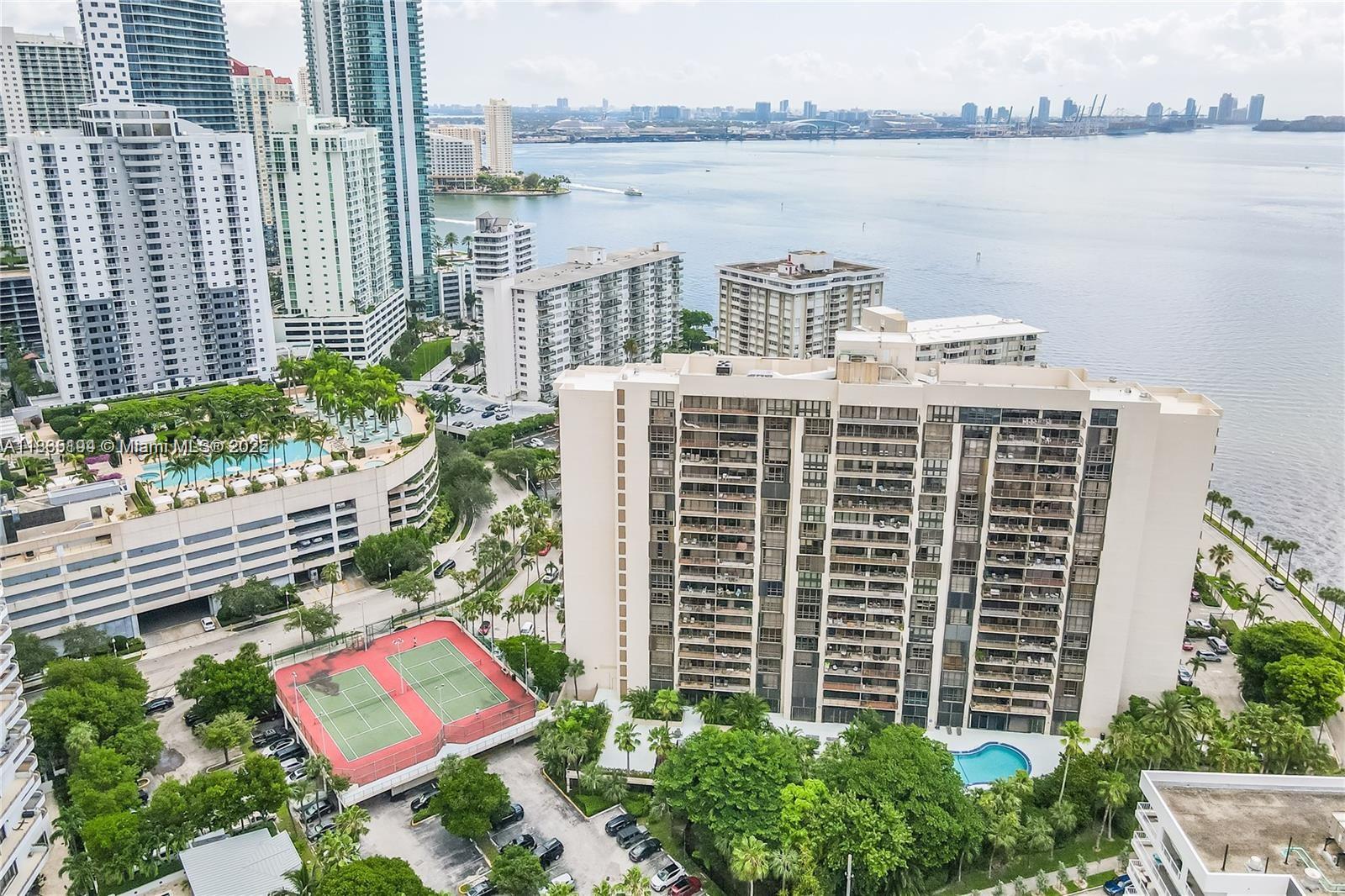 1450 Brickell Bay Dr # 1809