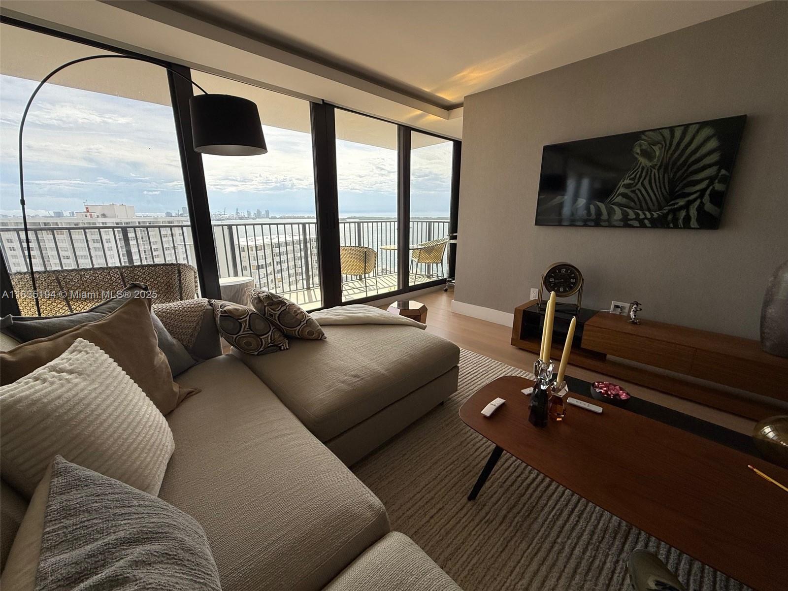 1450 Brickell Bay Dr # 1809
